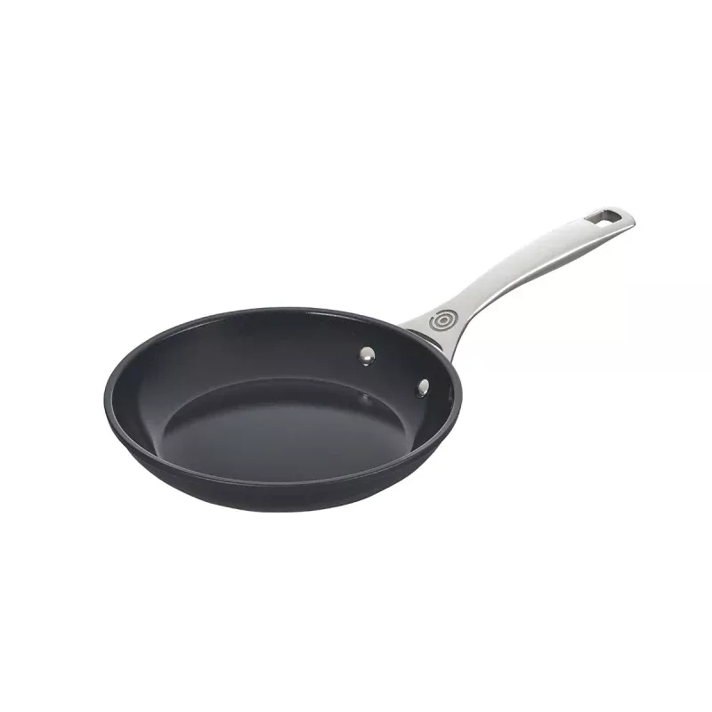 le-creuset-essential-nonstick-ceramic-8-fry-pan Le Creuset Essential Nonstick Ceramic 8″ Fry Pan